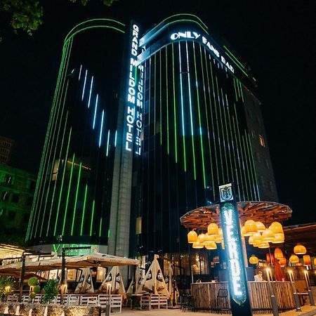 Grand Mildom Hotel Alma-Ata Buitenkant foto