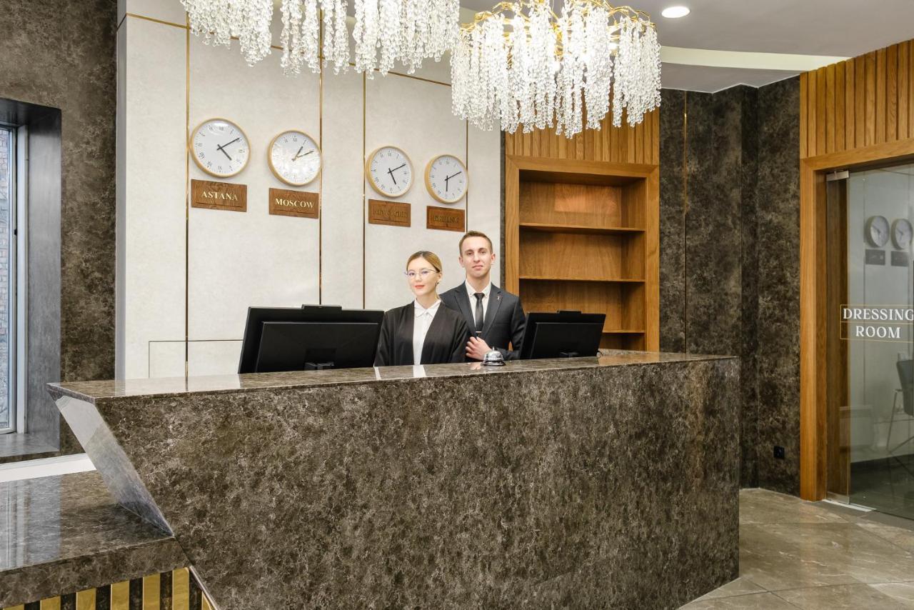 Grand Mildom Hotel Alma-Ata Buitenkant foto