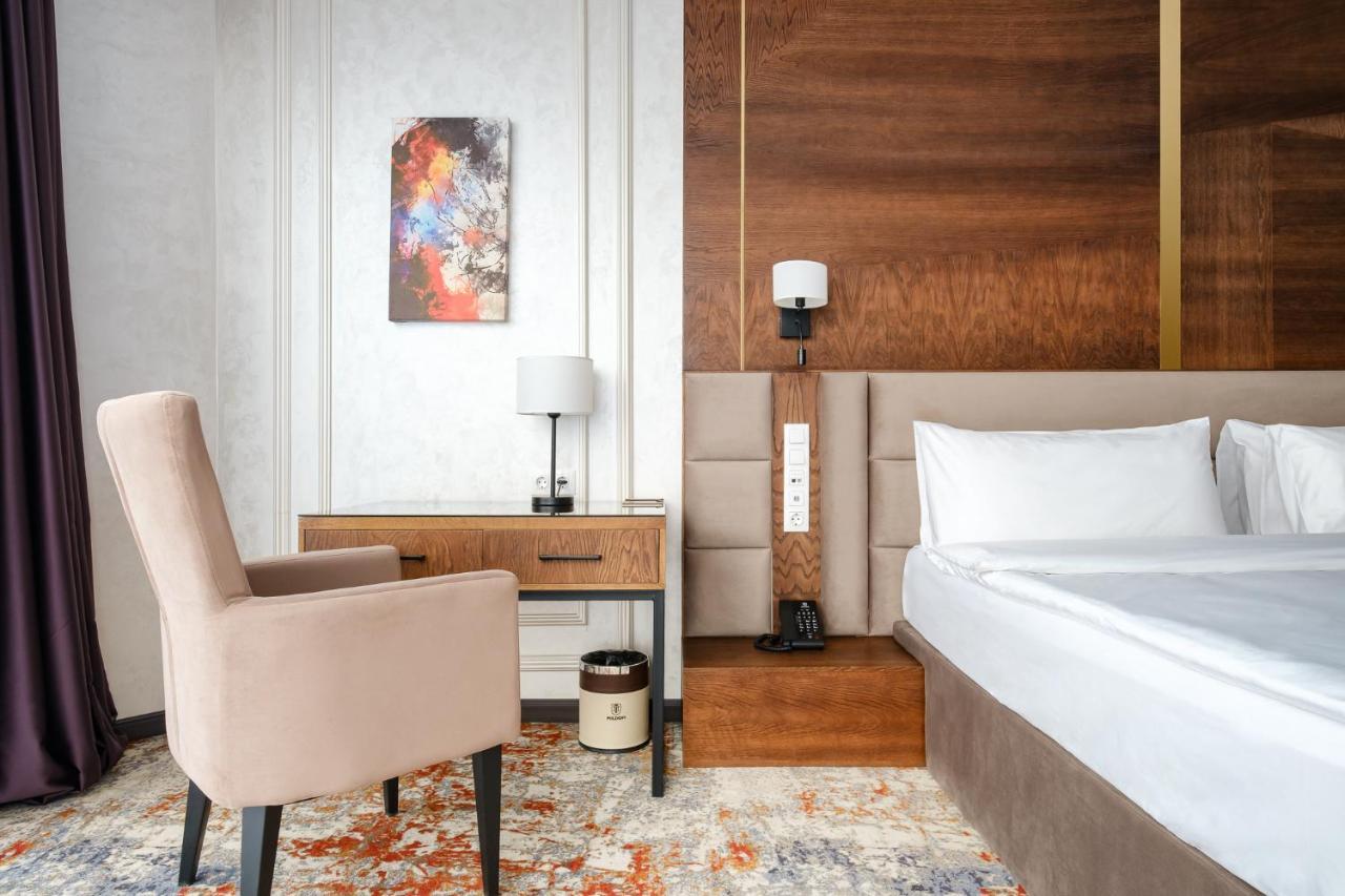 Grand Mildom Hotel Alma-Ata Buitenkant foto