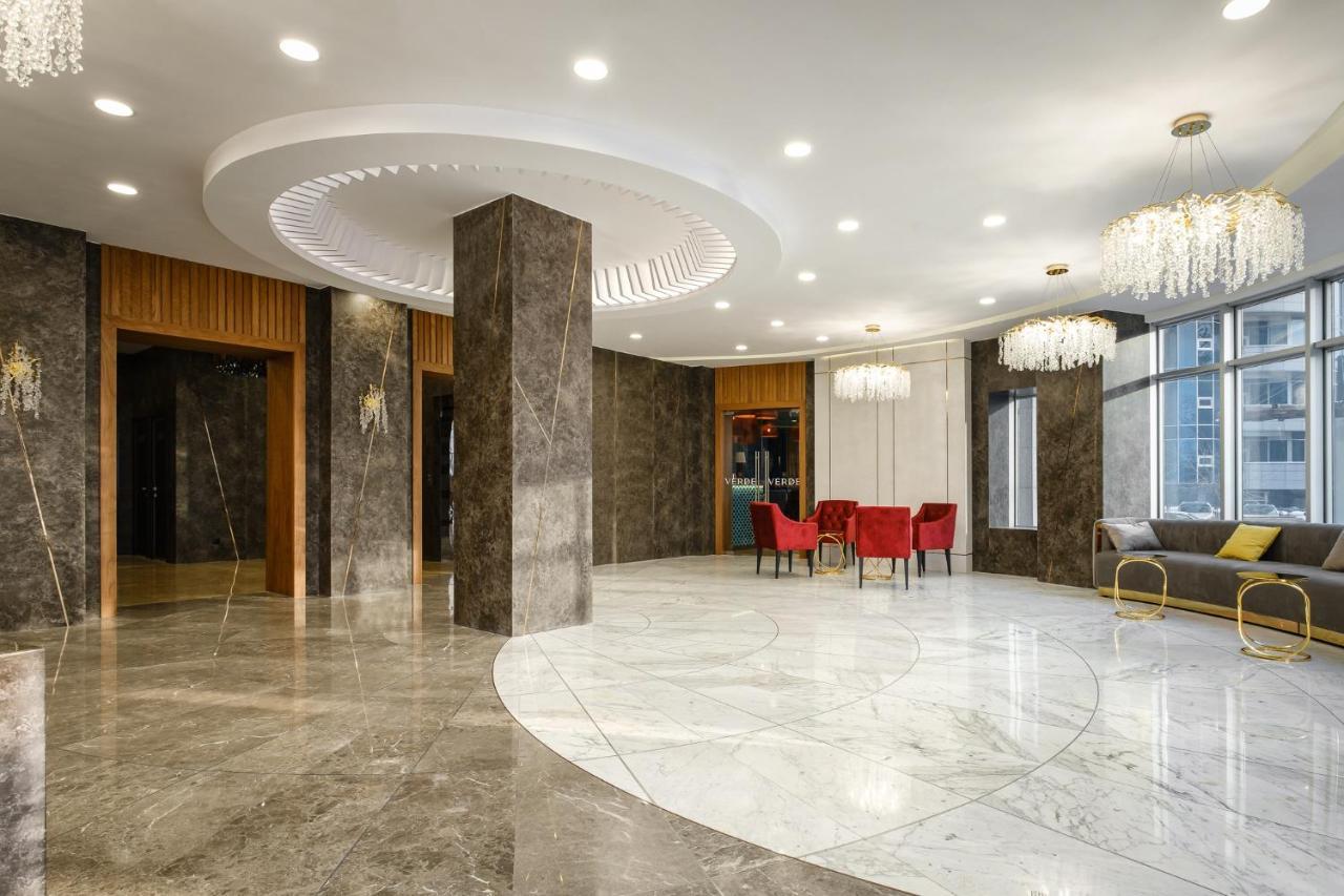 Grand Mildom Hotel Alma-Ata Buitenkant foto